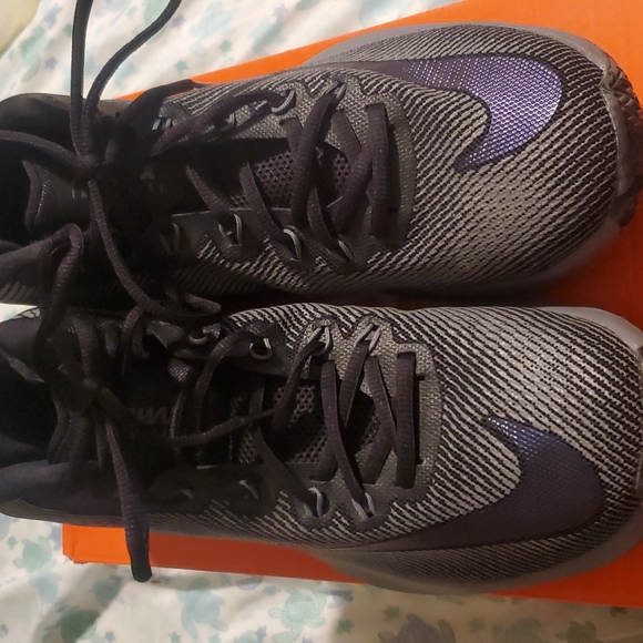 Nike Air Max Infuriate Mid PRM (E)